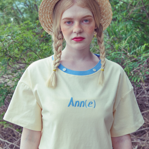 Ann(e) embroiderd button pointed T-shirt_yellow,DCL스토어,MOODMOI (Woman)