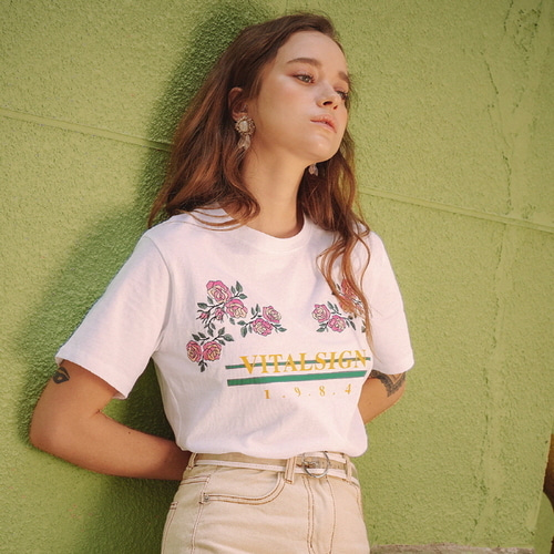 바이탈싸인 Floral Embroidered VITALSIGN Logo printed T-shirt-white,DCL스토어,VITAL SAIGN (Woman)