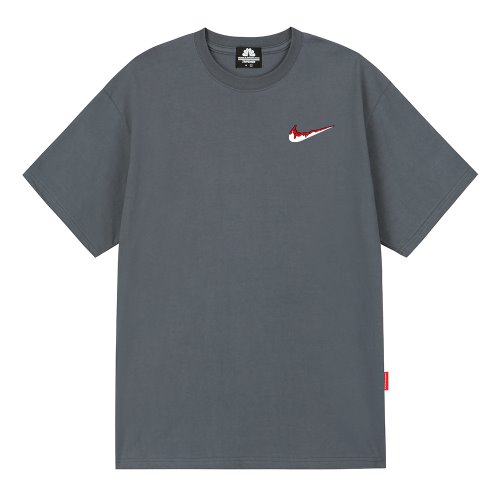 트립션 나이키패러디 RED SMALL BENDING 티셔츠 (Gray)